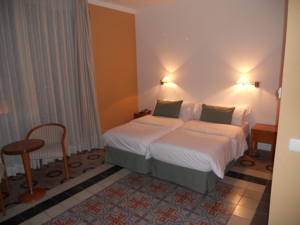 Sumaiya El Palacio Hotel Coria Room photo