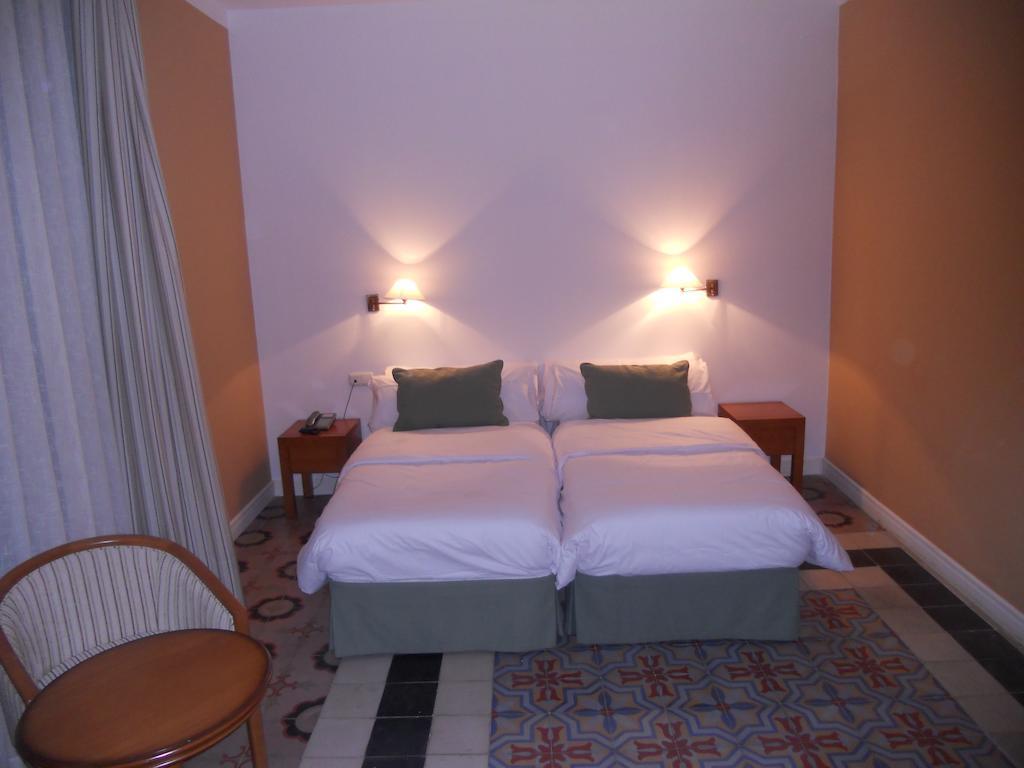 Sumaiya El Palacio Hotel Coria Room photo